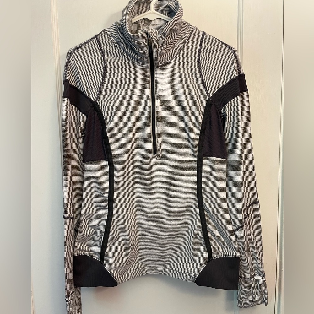 Lululemon gray & white half zip daily practice fitted long sleeve jacket size 10